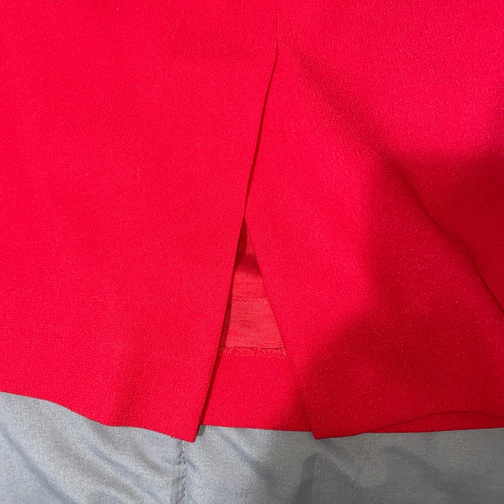 Red skirt - Picture 4 of 5